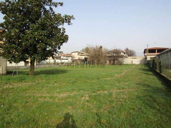 terreno edificabile in vendita a Madone