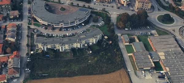 locale di sgombero in vendita a Madone