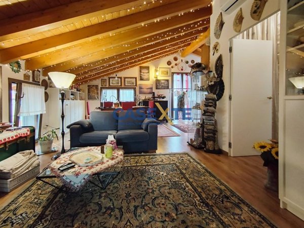 casa indipendente in vendita a Madone