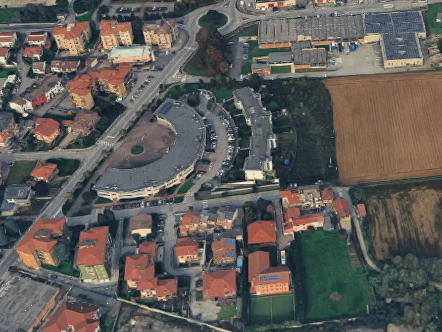 locale di sgombero in vendita a Madone