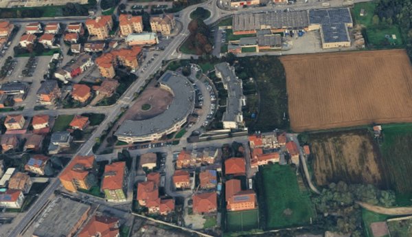 locale di sgombero in vendita a Madone