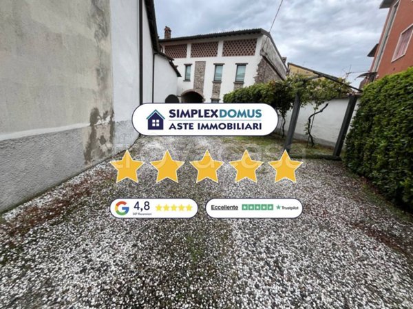 casa indipendente in vendita a Madone