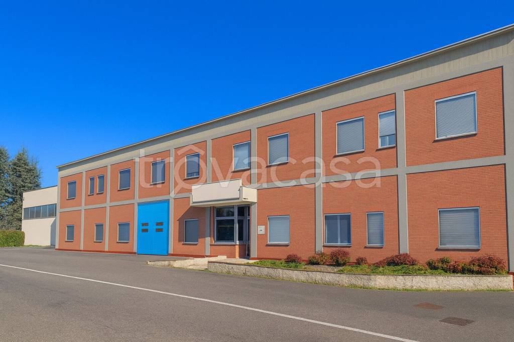 capannone in vendita a Madone