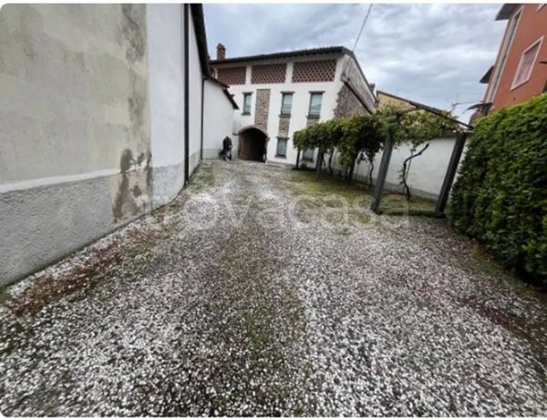 casale in vendita a Madone