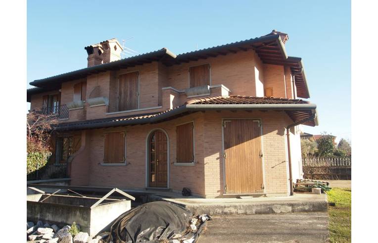 casa indipendente in vendita a Madone