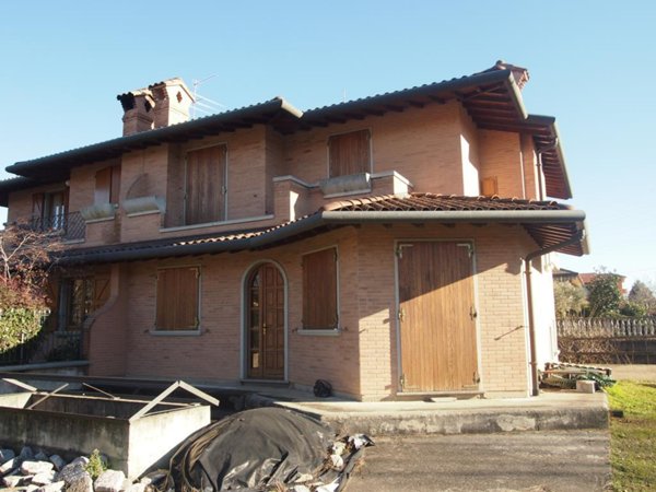 casa indipendente in vendita a Madone