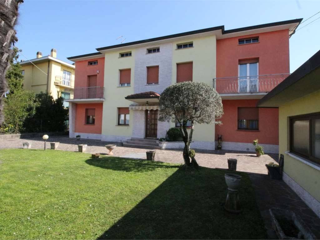 casa indipendente in vendita a Madone