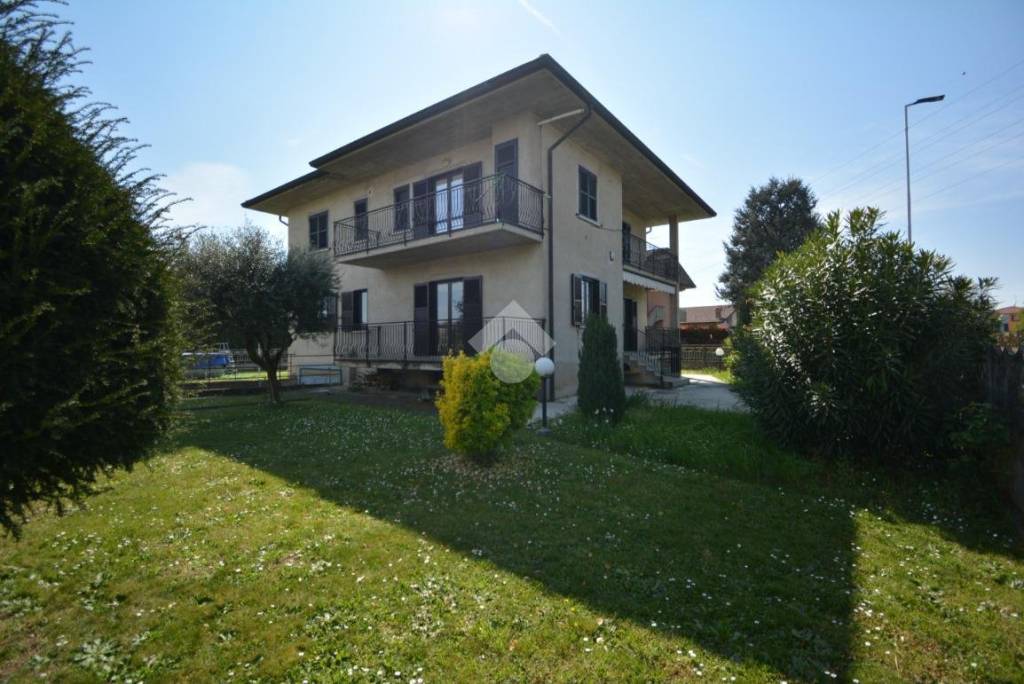 appartamento in vendita a Madone