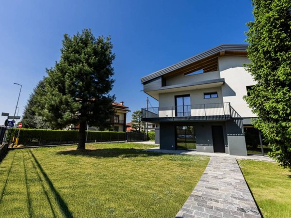 casa indipendente in vendita a Madone