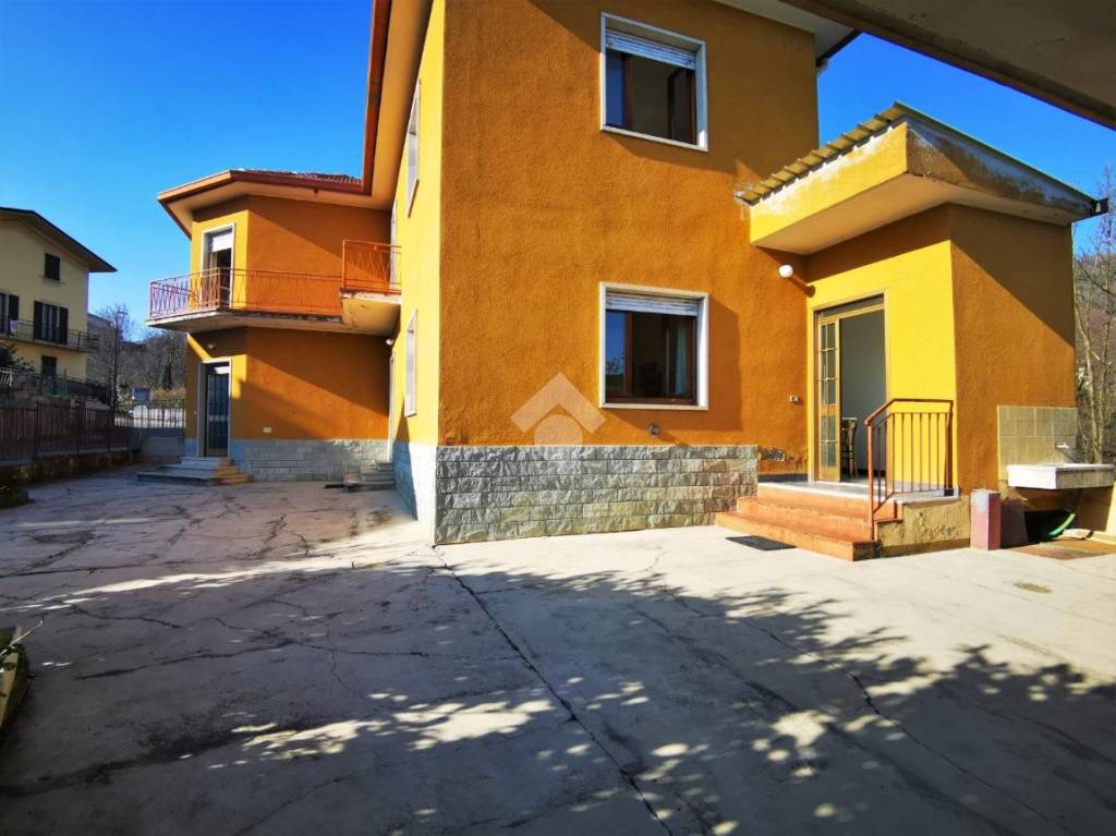 casa indipendente in vendita a Mapello in zona Piana