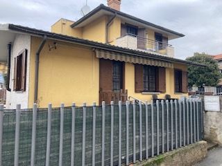 casa indipendente in vendita a Mapello