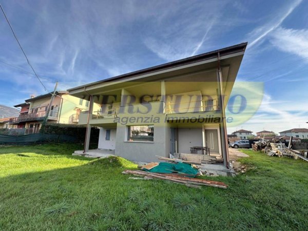 casa indipendente in vendita a Mapello in zona Prezzate