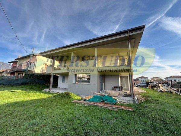 casa indipendente in vendita a Mapello in zona Prezzate