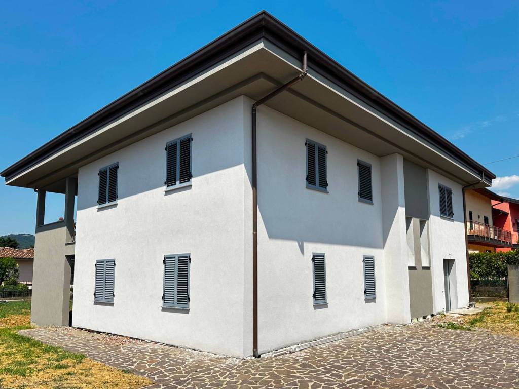 casa indipendente in vendita a Mapello in zona Prezzate