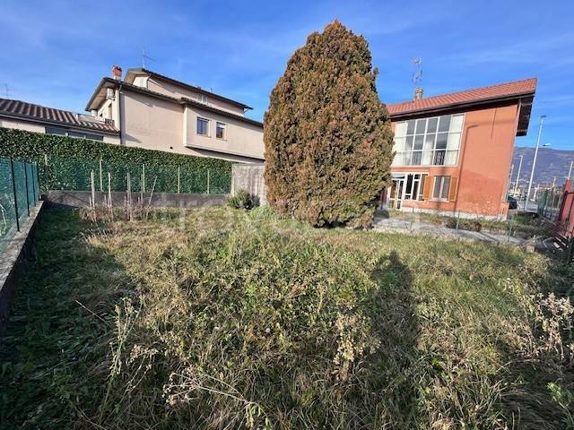 casa indipendente in vendita a Mapello in zona Prezzate