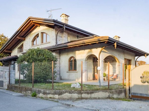 casa indipendente in vendita a Mapello in zona Prezzate