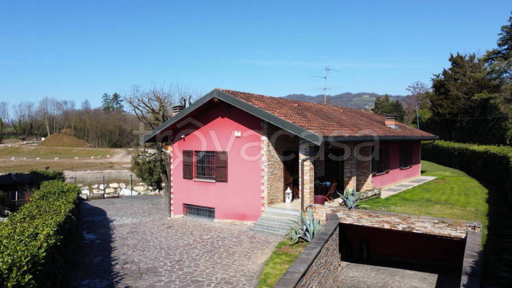 casa indipendente in vendita a Mapello in zona Valtrighe