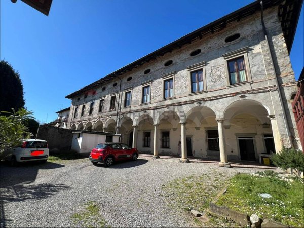 locale commerciale in vendita a Mapello