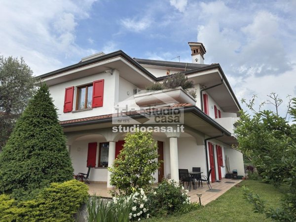 casa indipendente in vendita a Mapello