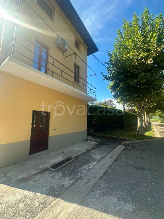 appartamento in vendita a Mapello in zona Carvisi