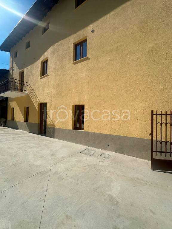 appartamento in vendita a Mapello in zona Carvisi