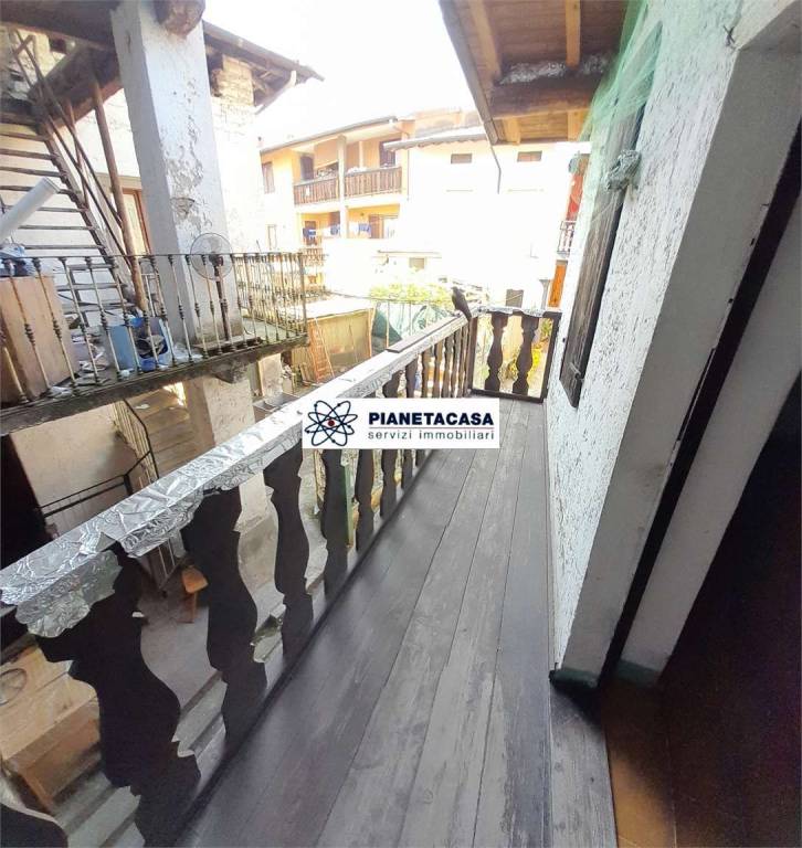 casa indipendente in vendita a Mapello in zona Carvisi