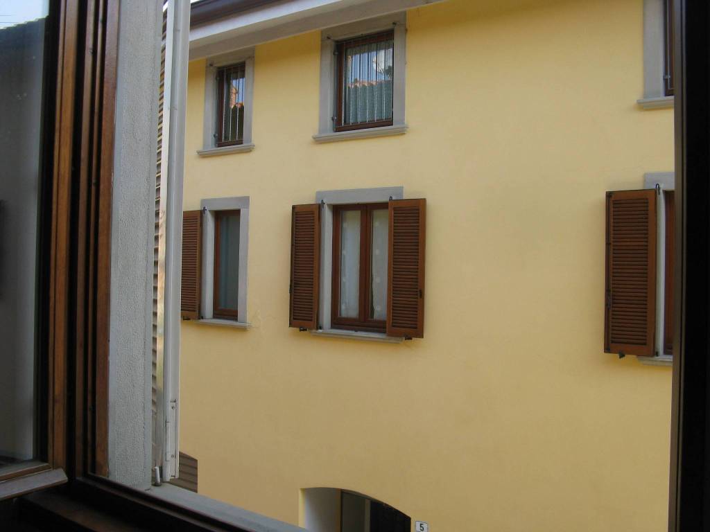 appartamento in vendita a Mapello in zona Carvisi