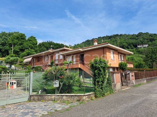 appartamento in vendita a Mapello in zona Carvisi