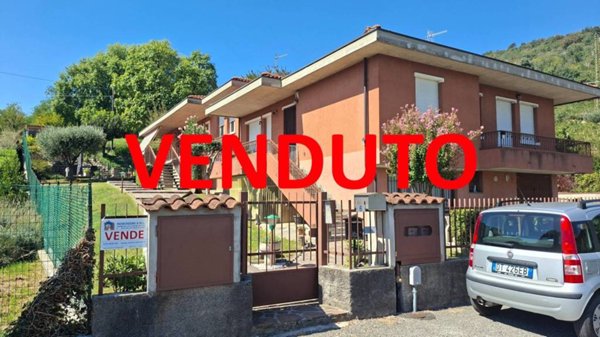appartamento in vendita a Mapello in zona Carvisi