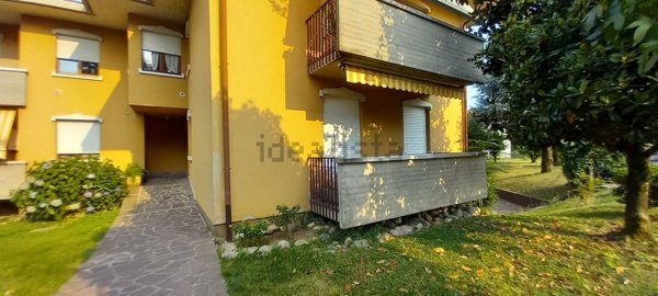 appartamento in vendita a Mapello in zona Carvisi