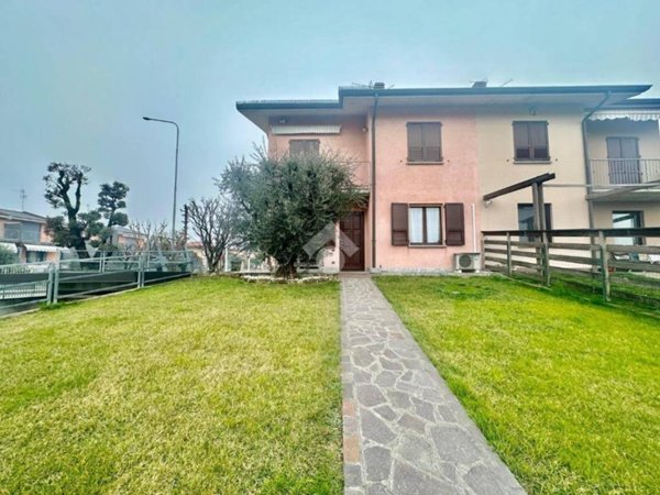 casa indipendente in vendita a Martinengo
