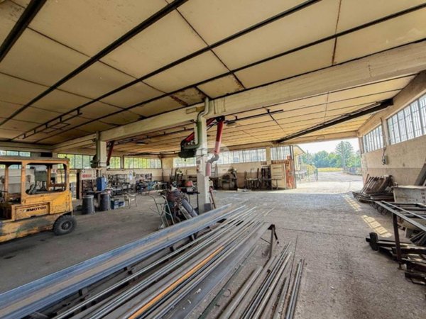 locale commerciale in vendita a Martinengo