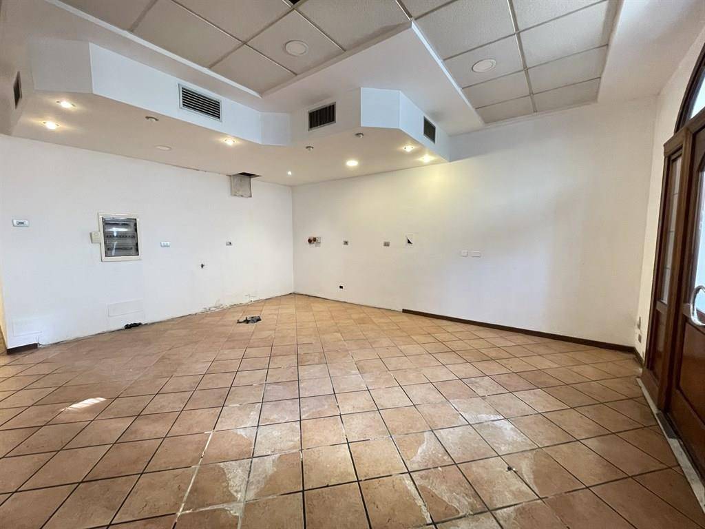 negozio in vendita a Martinengo