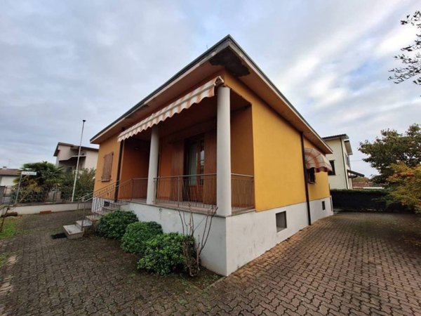 casa indipendente in vendita a Martinengo