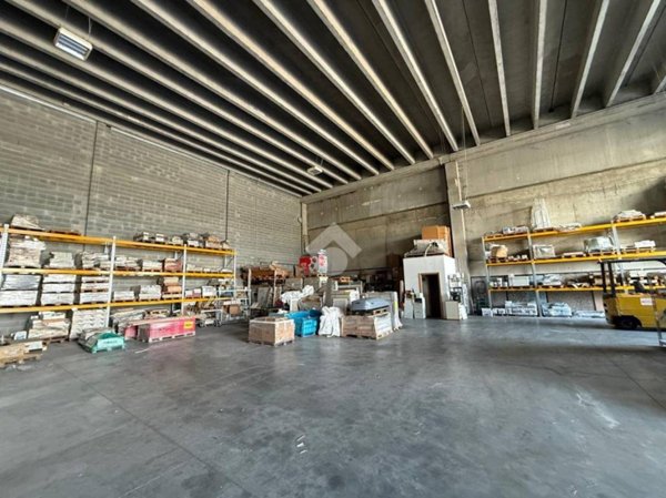 locale commerciale in vendita a Martinengo