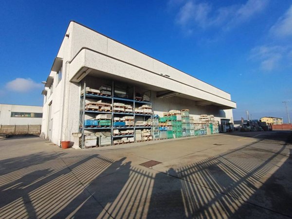 locale commerciale in vendita a Martinengo