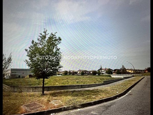 locale commerciale in vendita a Martinengo