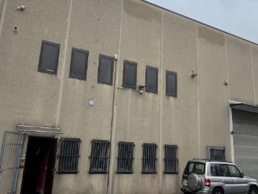 locale commerciale in vendita a Martinengo