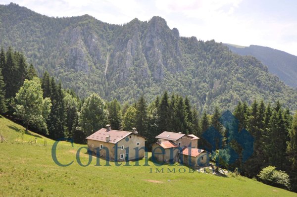 casa semindipendente in vendita a Mezzoldo