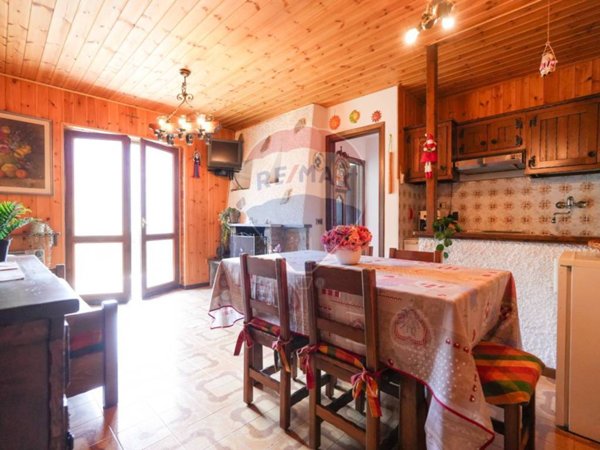 appartamento in vendita a Mezzoldo in zona Sparavera