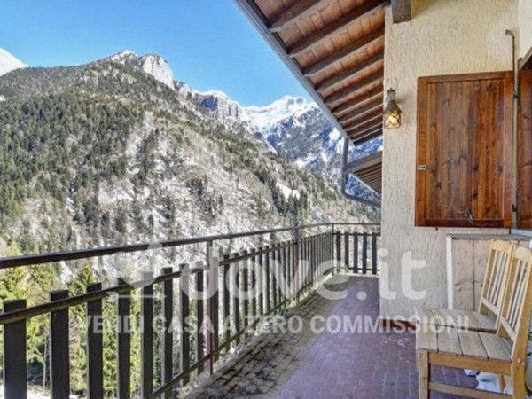 appartamento in vendita a Mezzoldo in zona Sparavera