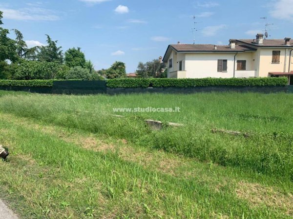 terreno edificabile in vendita a Misano di Gera d'Adda