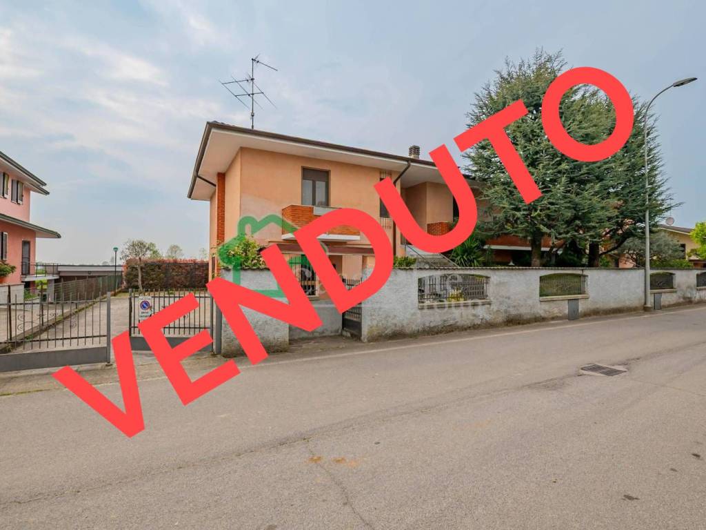 casa indipendente in vendita a Misano di Gera d'Adda