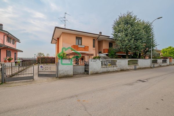 casa indipendente in vendita a Misano di Gera d'Adda