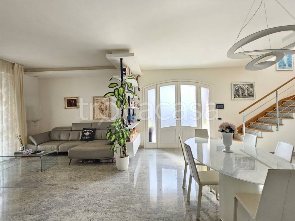 casa indipendente in vendita a Misano di Gera d'Adda