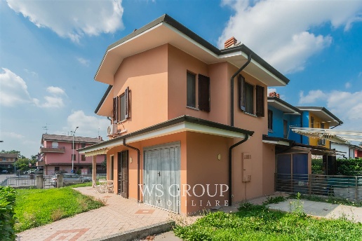 casa indipendente in vendita a Misano di Gera d'Adda