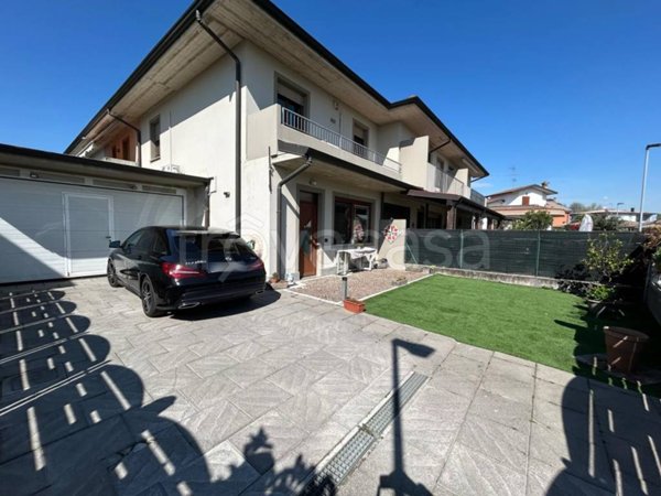casa indipendente in vendita a Misano di Gera d'Adda