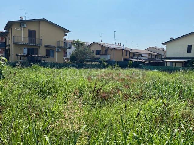 casa indipendente in vendita a Misano di Gera d'Adda