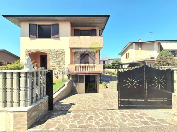 casa indipendente in vendita a Misano di Gera d'Adda