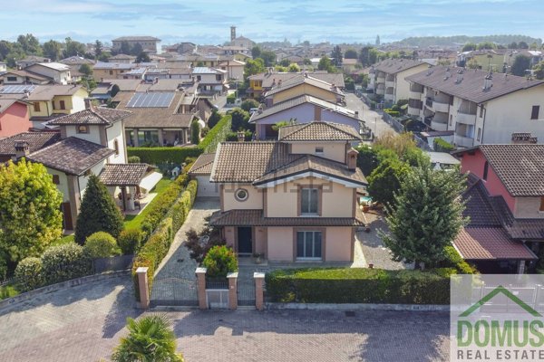 casa indipendente in vendita a Misano di Gera d'Adda